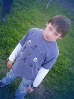 ♥  T.H  ♥                                    LuKaS