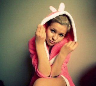 Look  but  don't  touch  me!;*